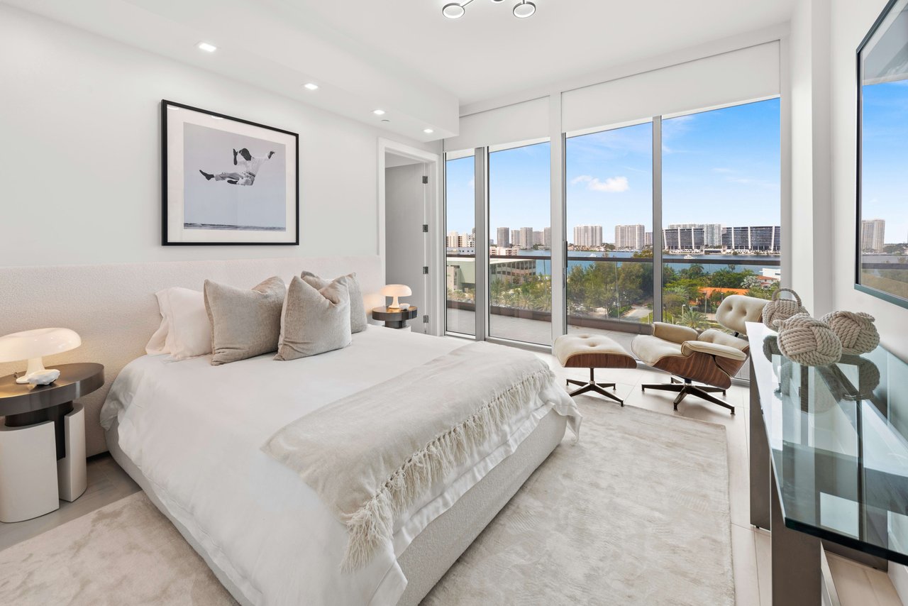 18501 Collins Ave Unit: 703