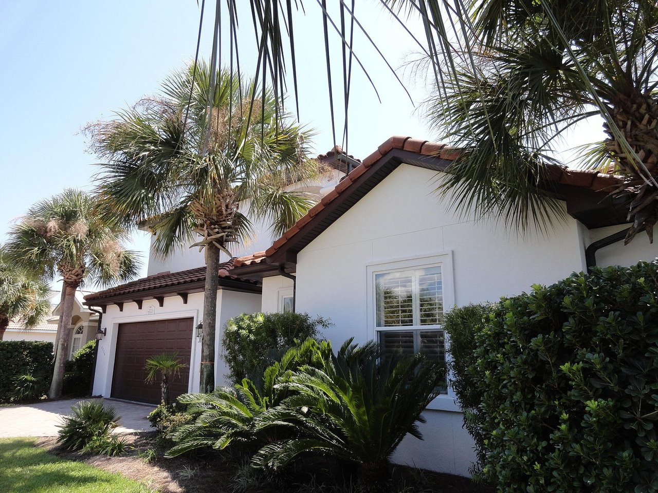 4736 Papaya Park