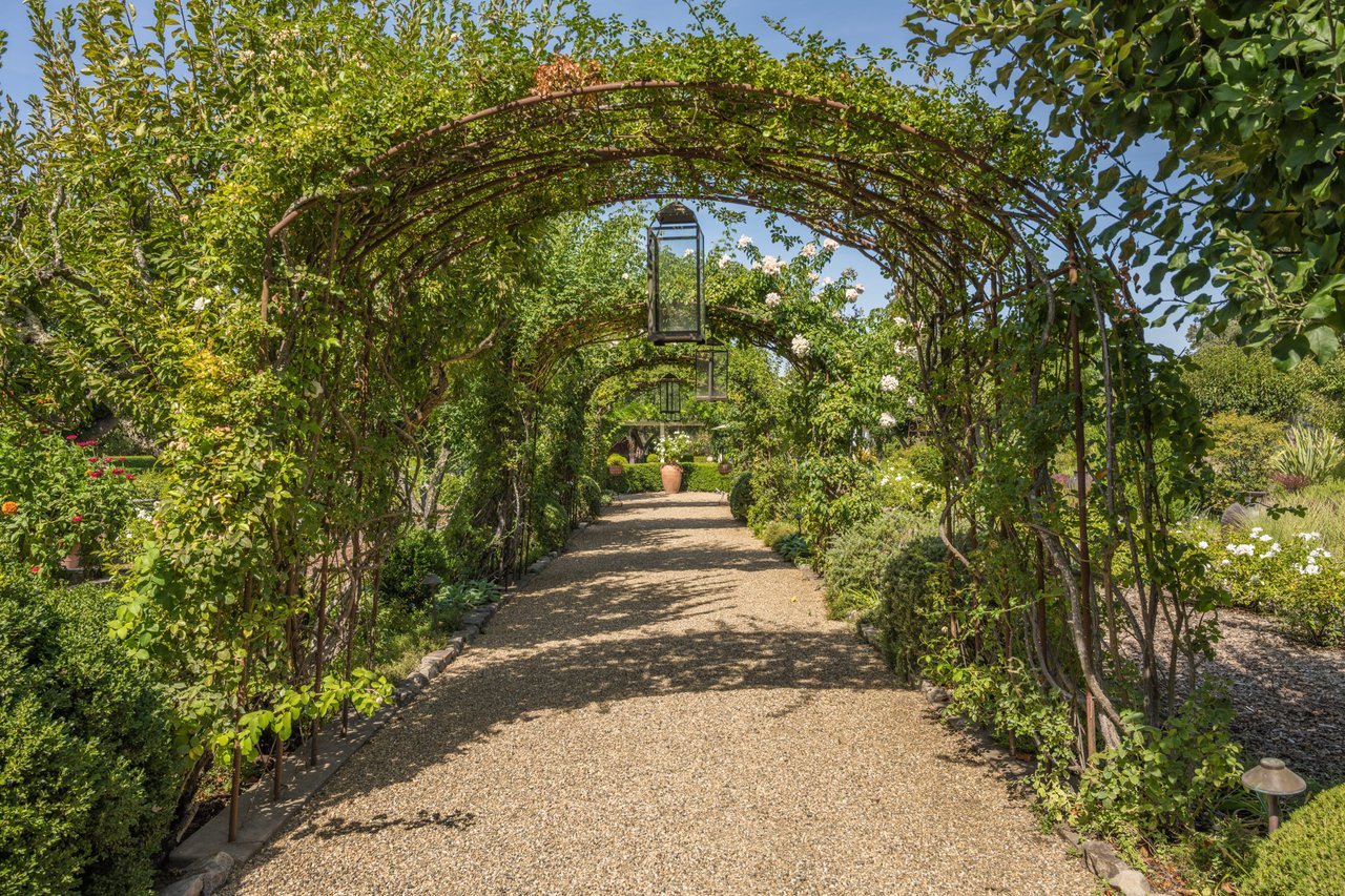 Mee Lane, St. Helena