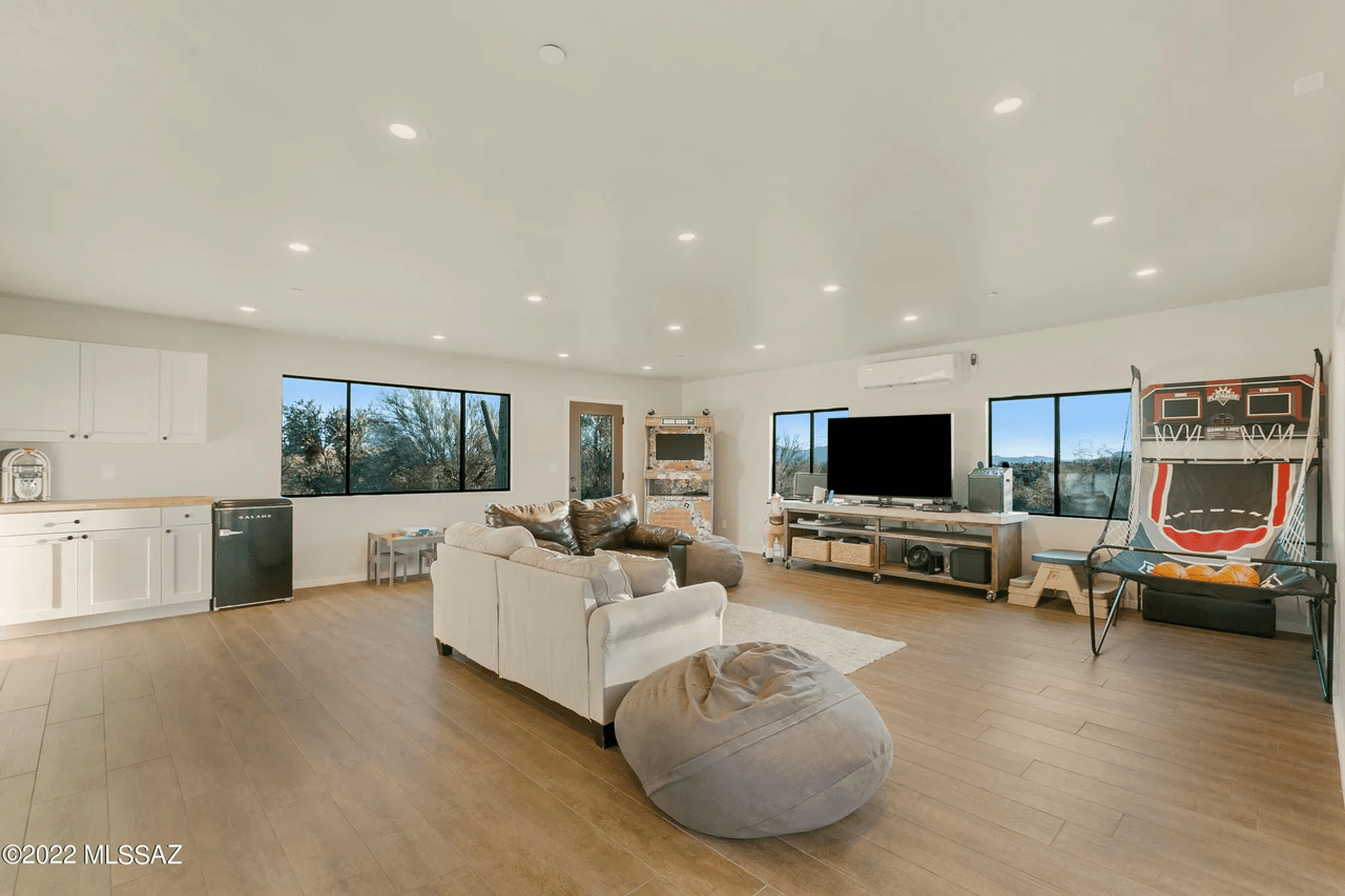 2236 W Owl Head Pl