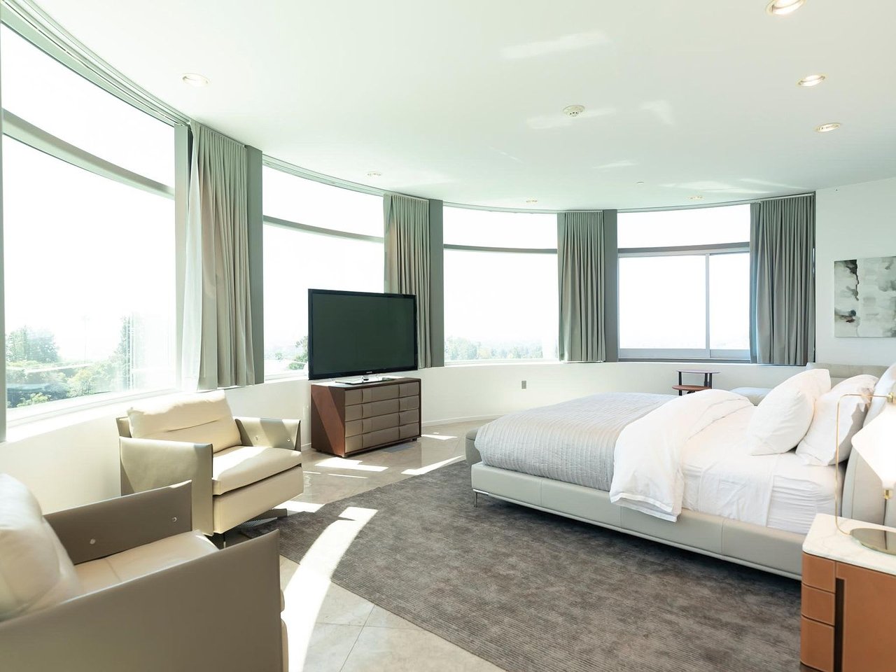 Estate Opulent