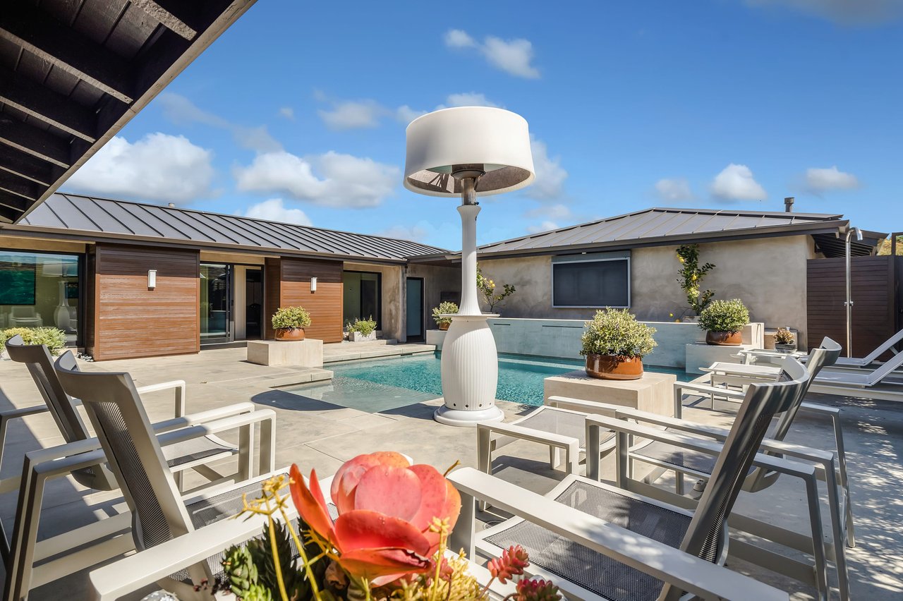 1227 Surfline Way