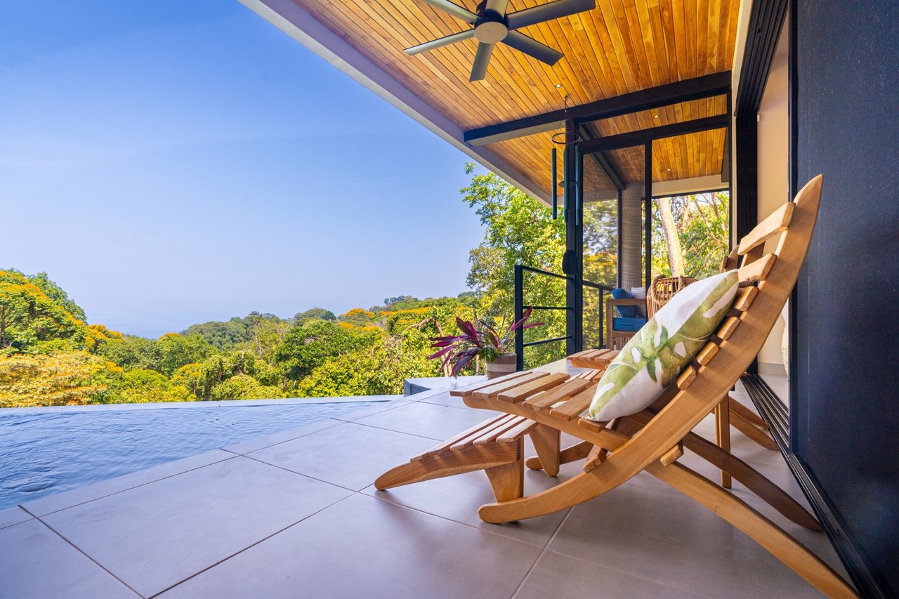 Modern Tropical Infinity Pool Home, Dominical, Puntarenas