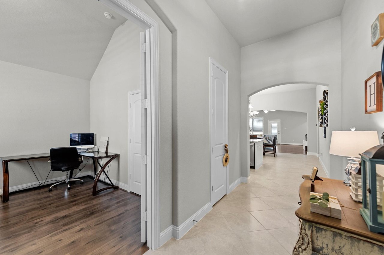 1537 Jocelyn Drive