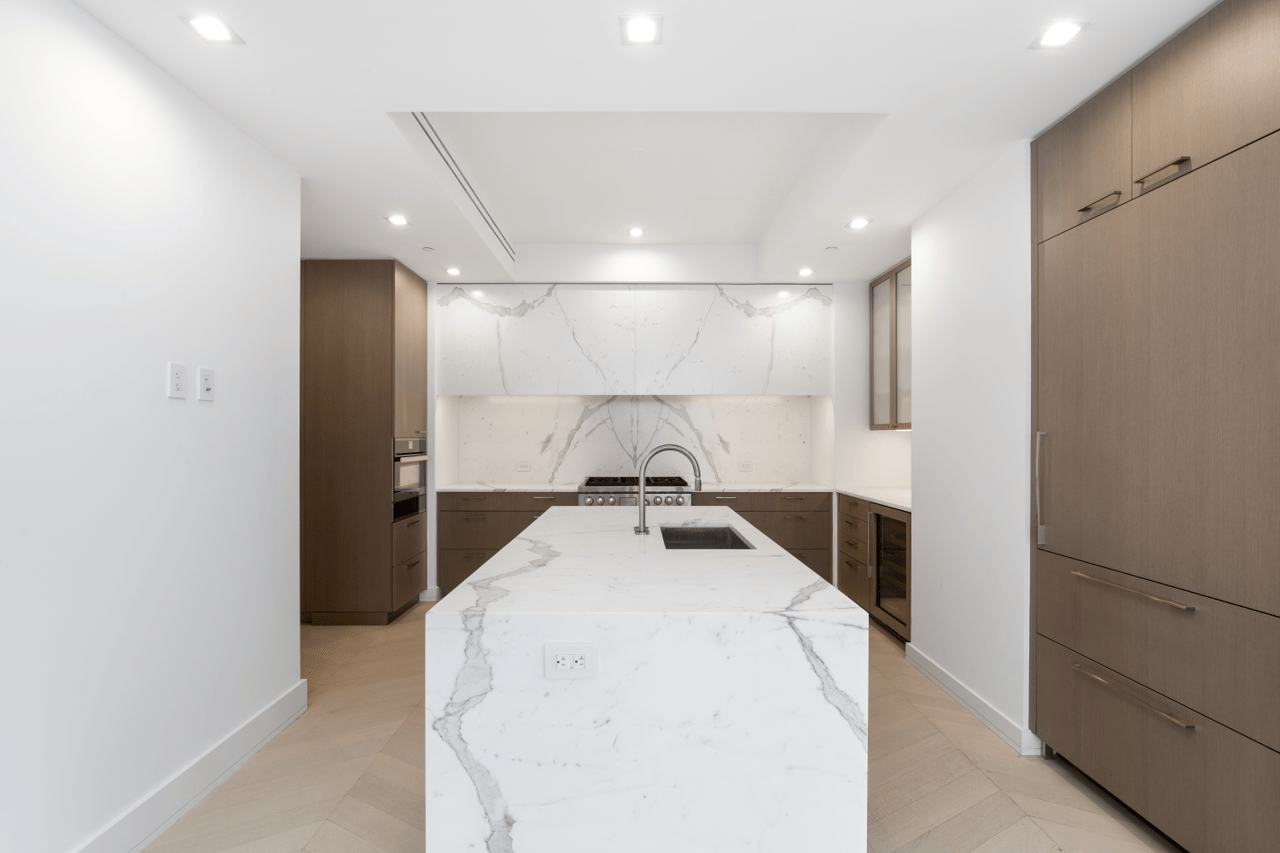 200 Amsterdam Avenue, Apt 25C