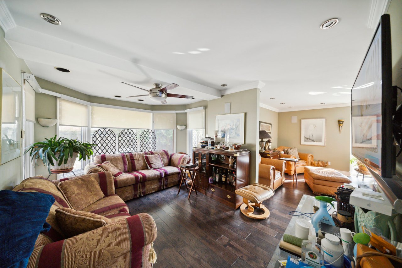 50 Harborn Rd