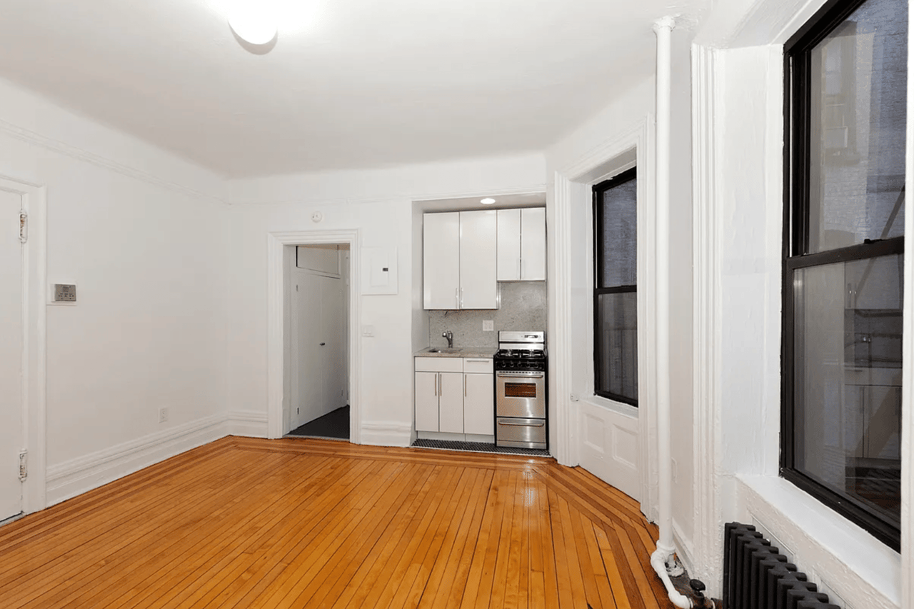 82 Washington Place #2-D