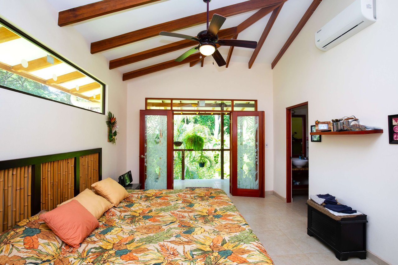 Wheelchair Friendly- 2 Bedroom house in a Quiet Community