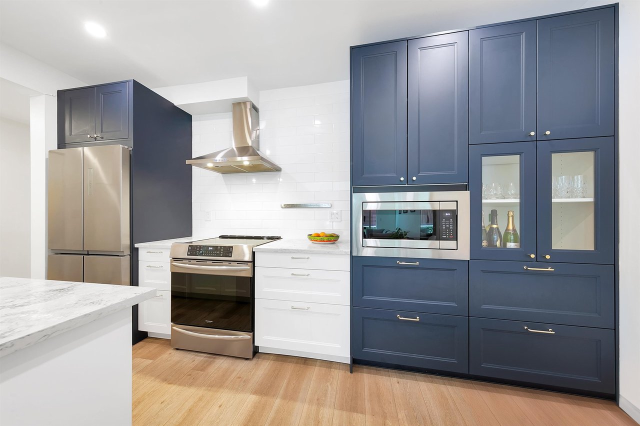 102-1033 St. Georges Ave