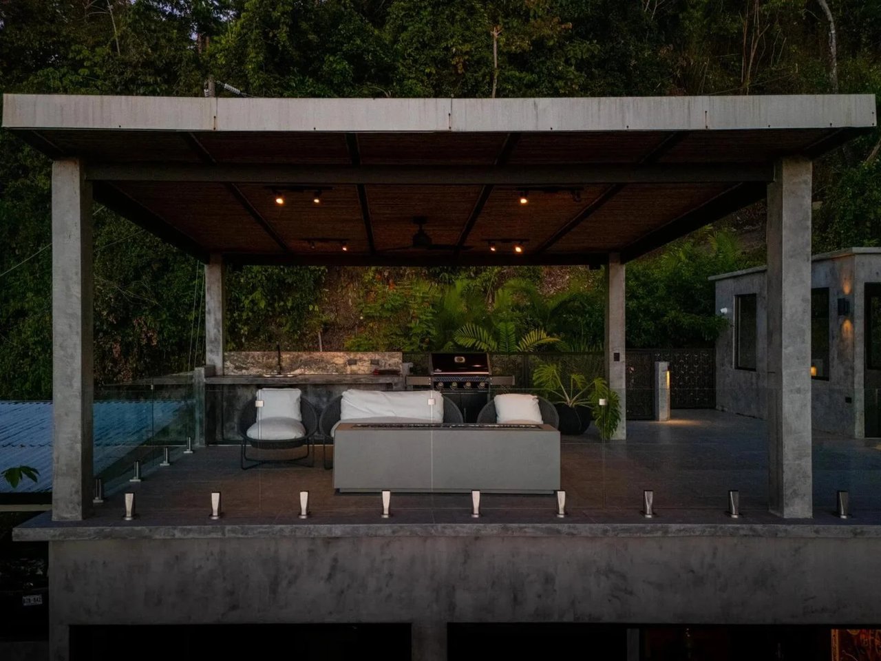 Rooftop Pool Modern Luxury Estate, Manuel Antonio, Puntarenas