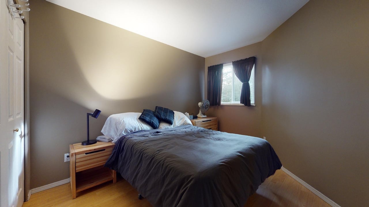 D109-40160 Willow Cres