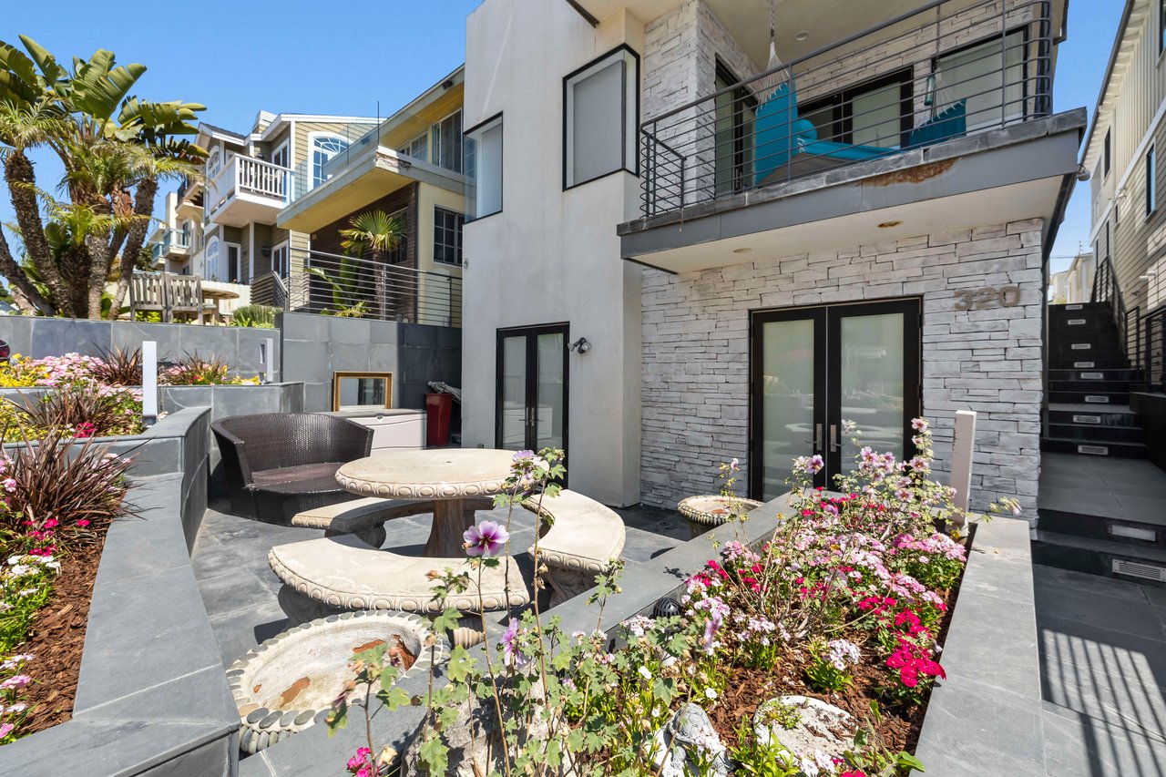 Manhattan Beach Contemporary