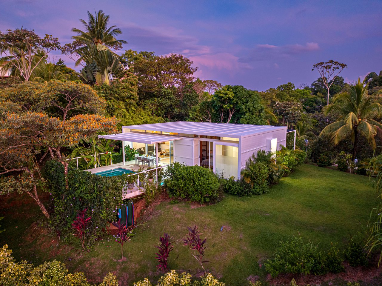 Casa Las Palmeras, Stunning Mountain and Ocean View Home