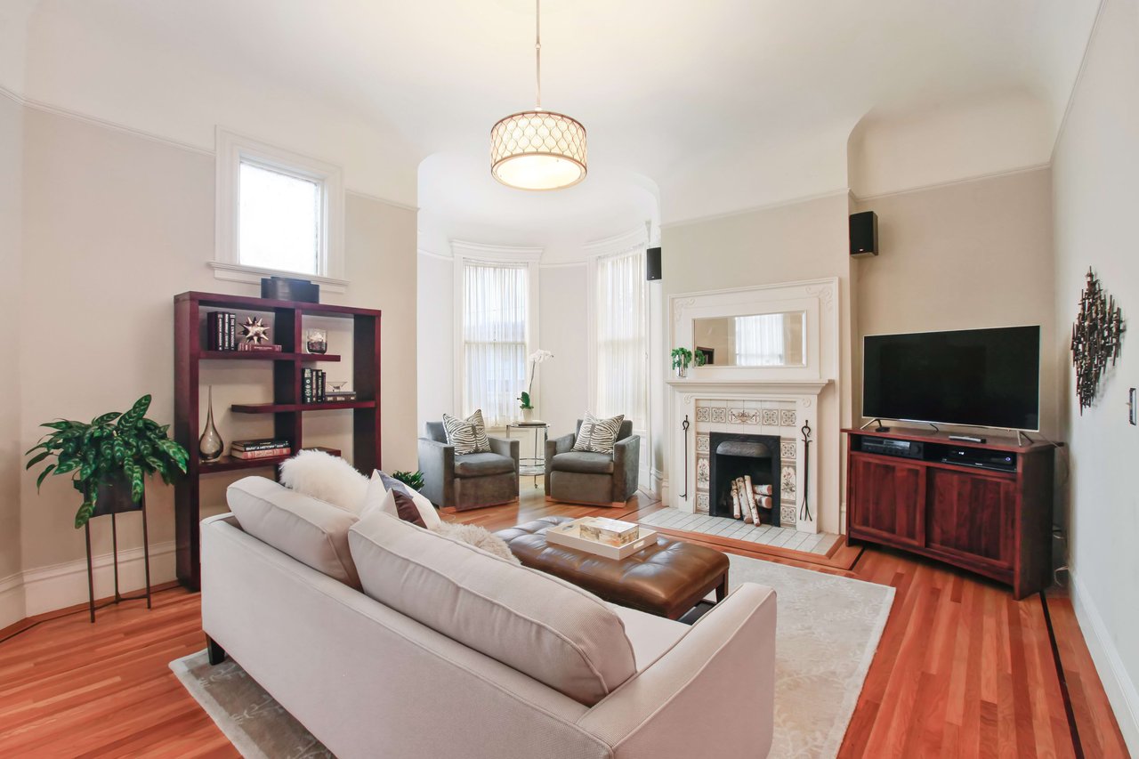 Wonderful Victorian Condominium