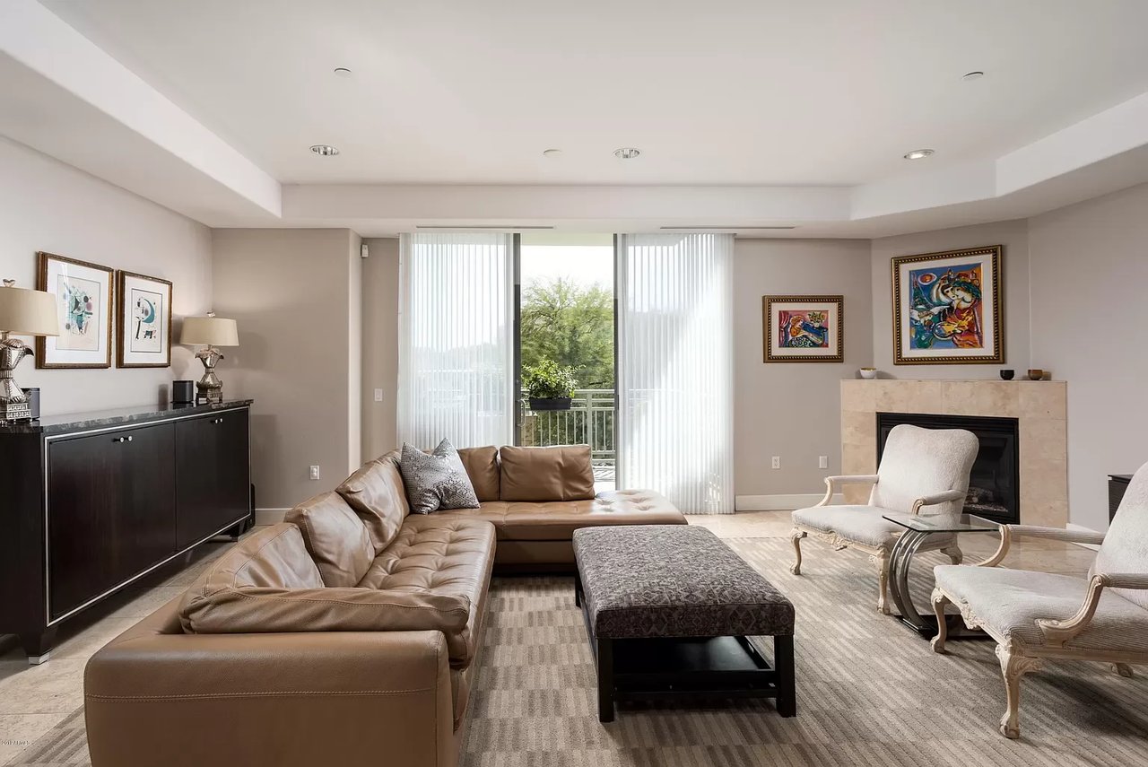 2211 E Camelback Rd, #206