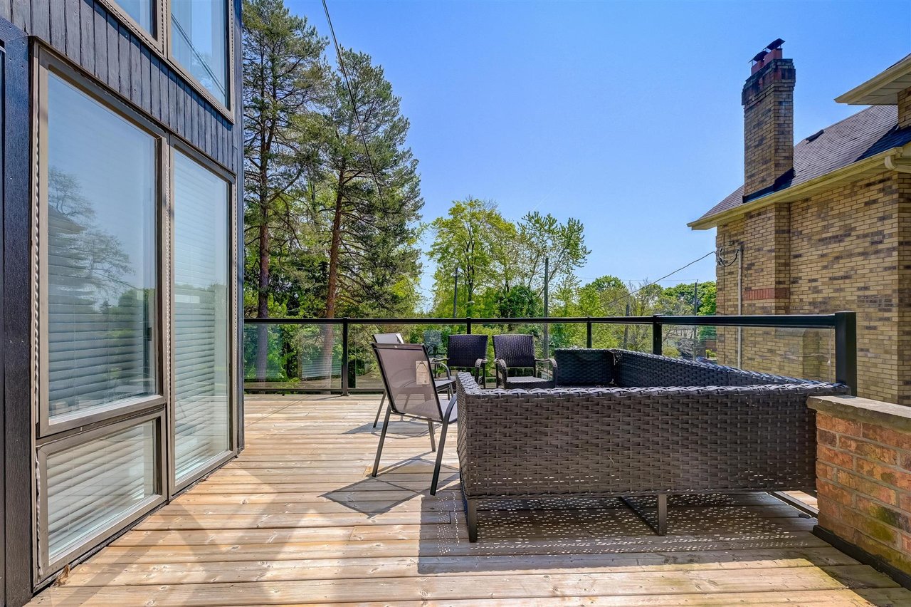 26 Bethune Blvd