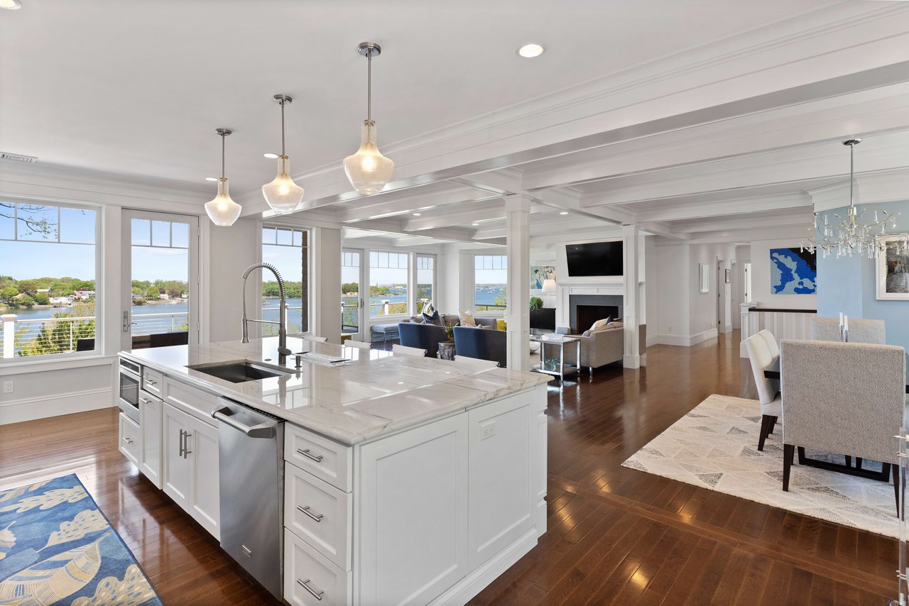 84 Robert Road, Marblehead
