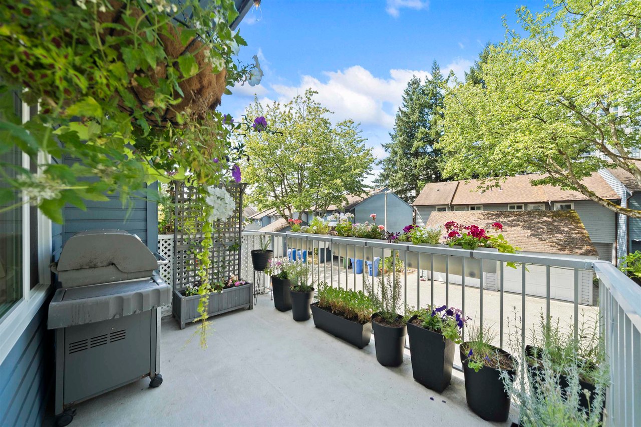 453 Carlsen Pl