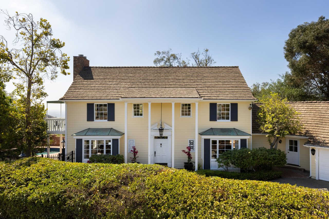 A 1940s Hollywood Hills Traditional