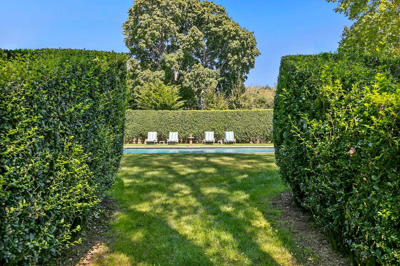 CHARM IN EXCESS, BRIDGEHAMPTON