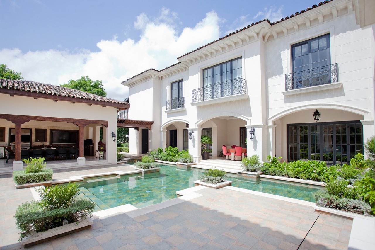 Contemporary Gated Estate, Santa Ana, San Jose