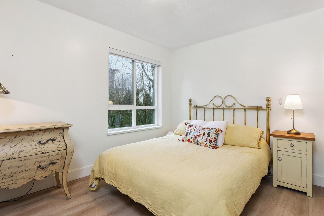 209-3235 W 4th Avenue, Vancouver