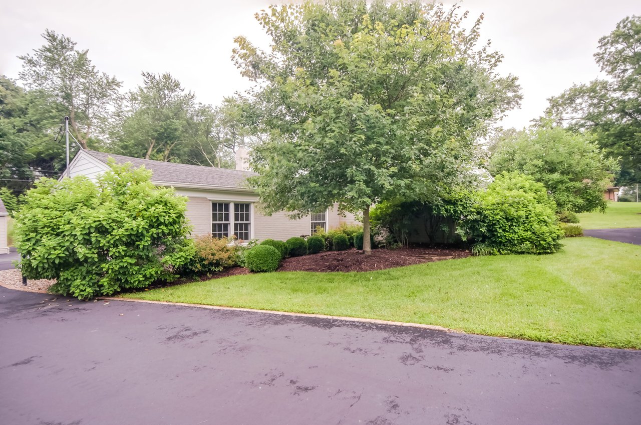 Sophisticated Ladue Ranch With Pool and Carriage House