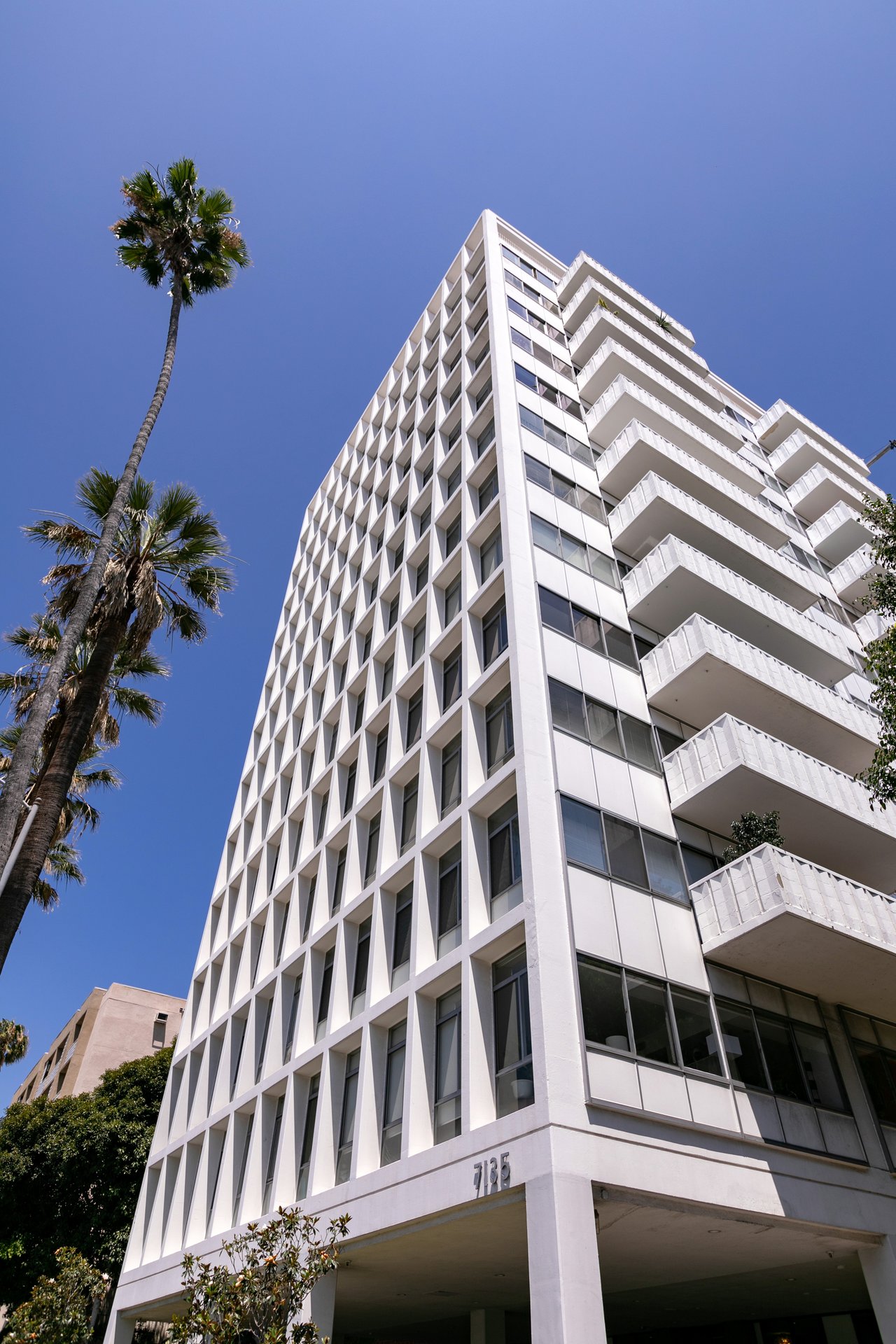 Light & Bright Condo Nestled in the Heart of Hollywood