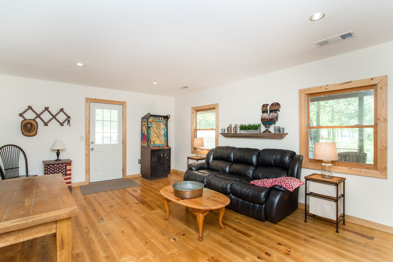 64 Gem Ln