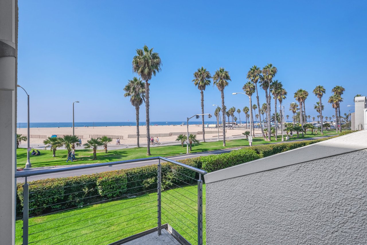 18 Sea Colony Drive
