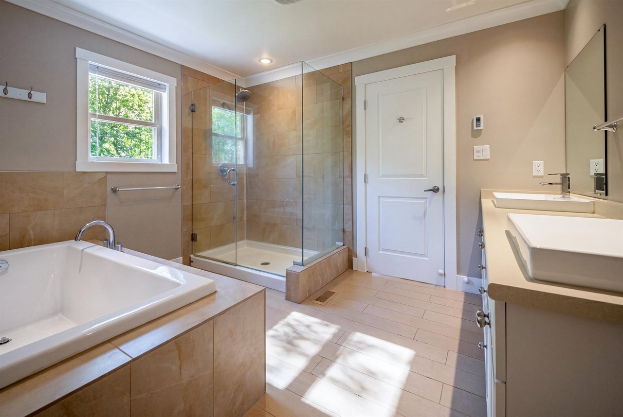 1422 Maple Cres