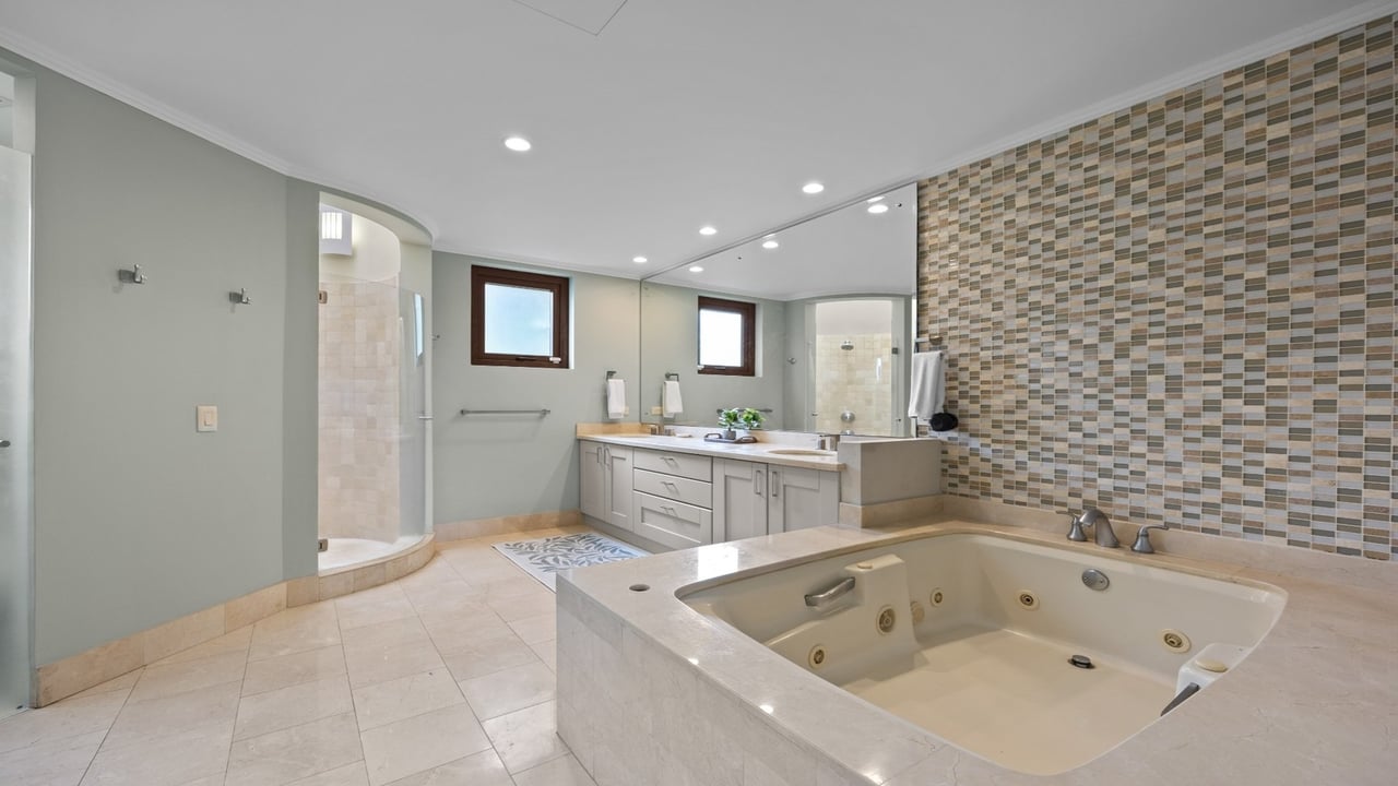 Renovated Golf Course Villa, Conchal, Guanacaste