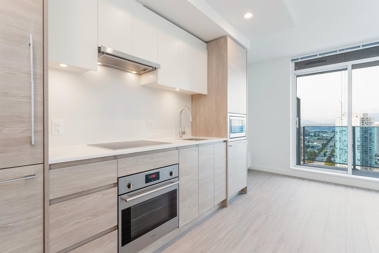 3206-13615 Fraser Hwy