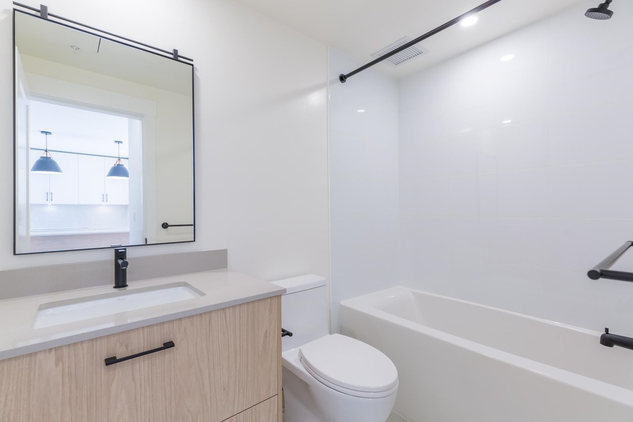 207-27218 Aldergrove Town Center Dr