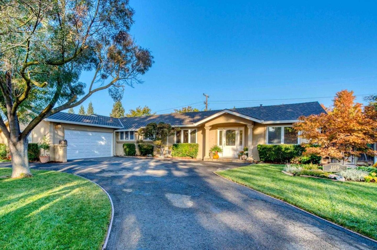 1159 Delynn WAY