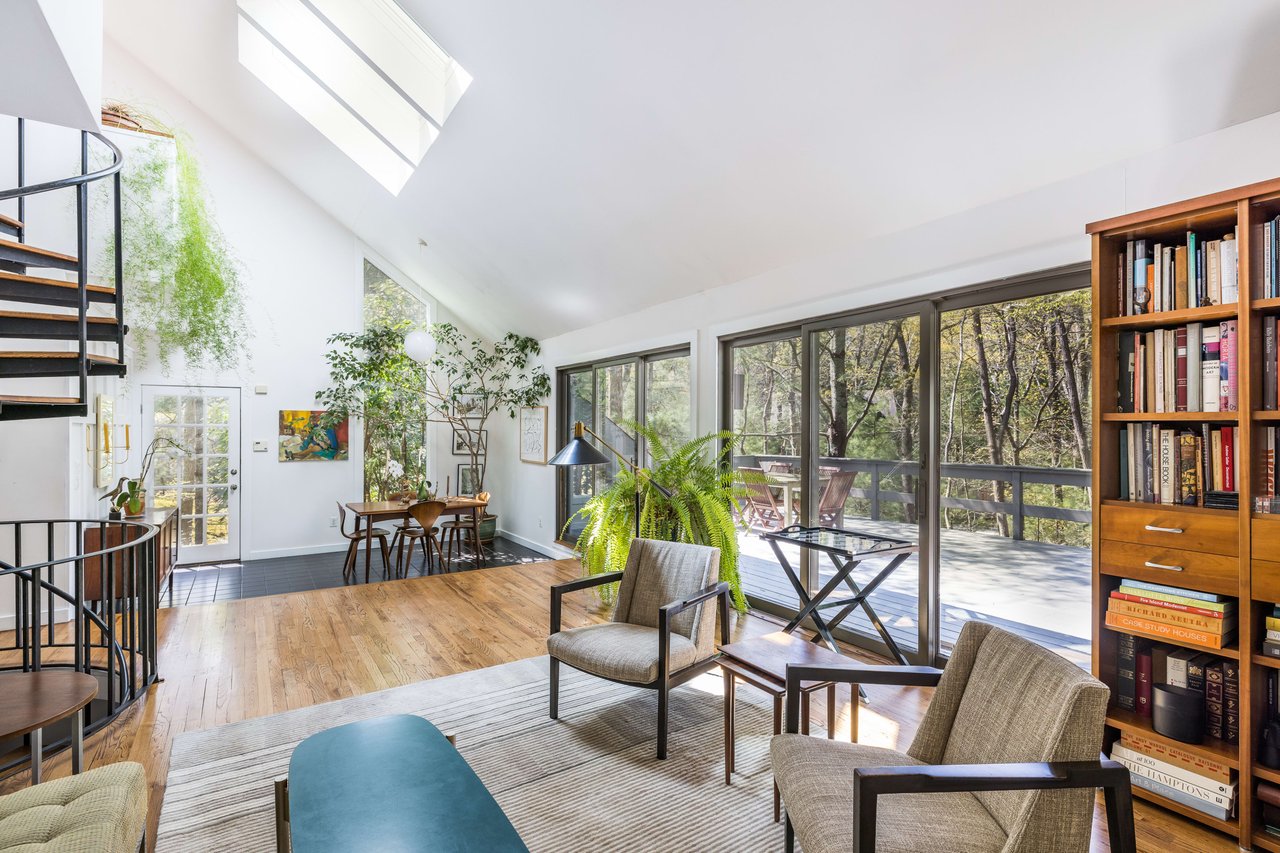 2 Colony Court