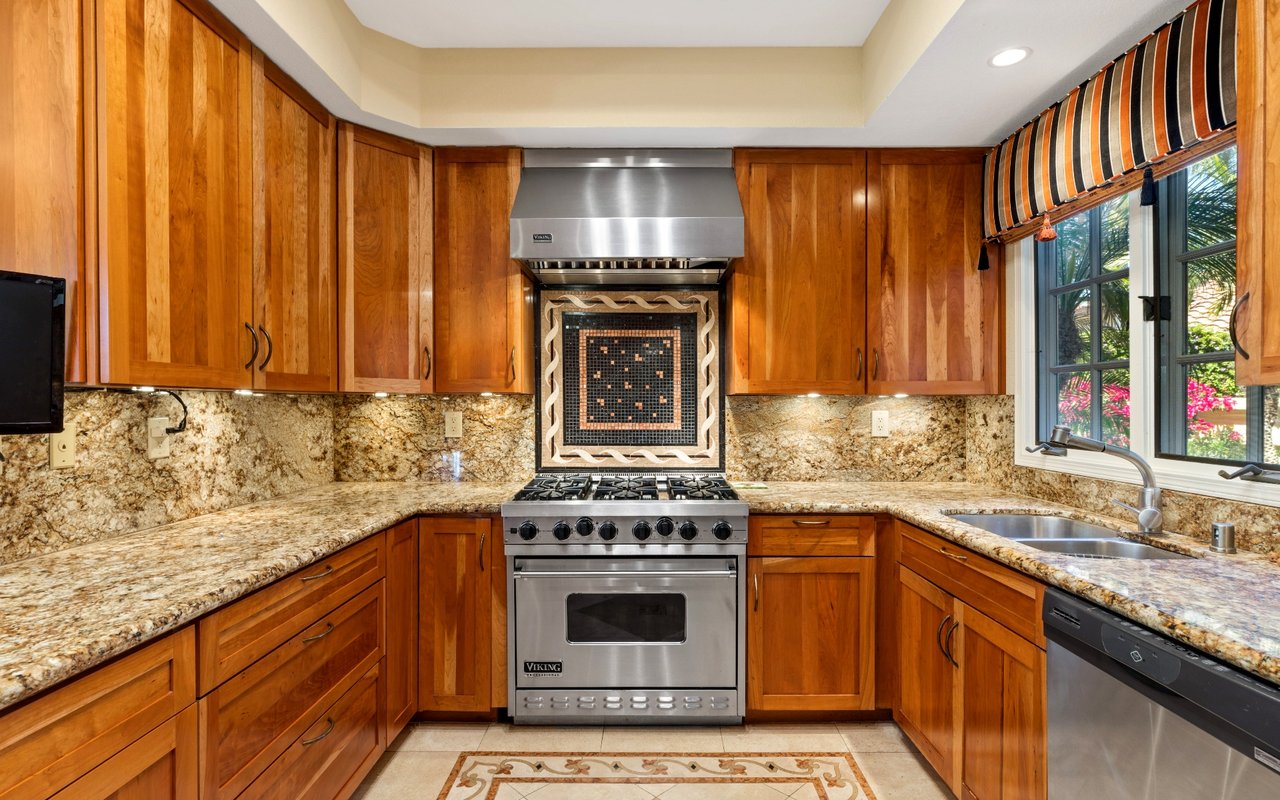 5385 Caminito Providencia