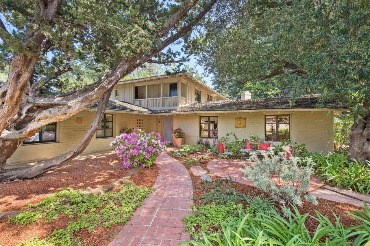 1099 Los Robles Ave