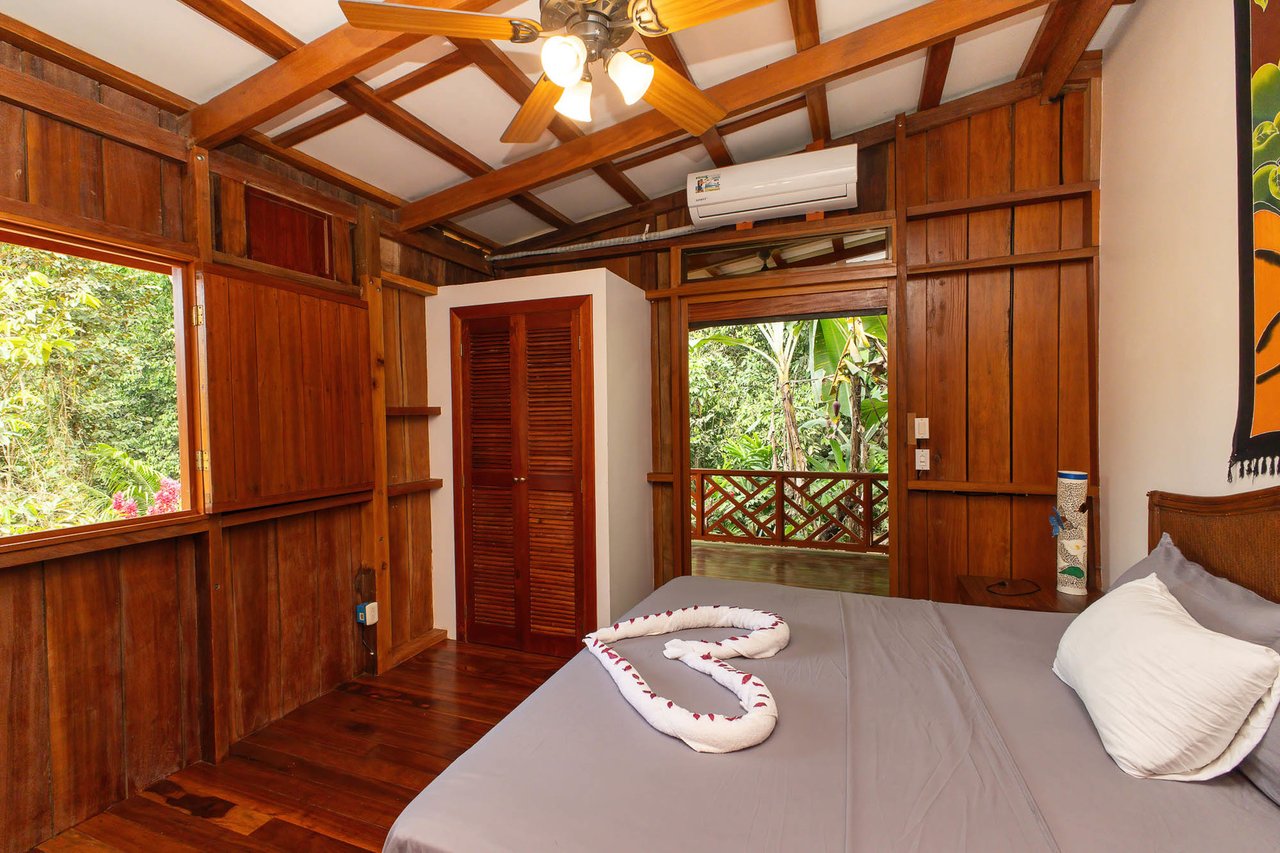Waterfall Beachfront Estate, Osa, Puntarenas