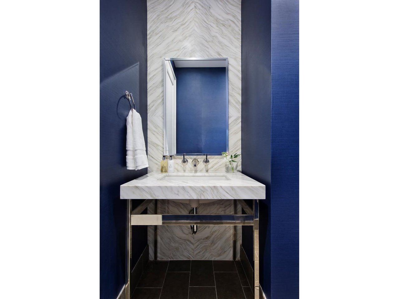 215 E 19th St, #9D