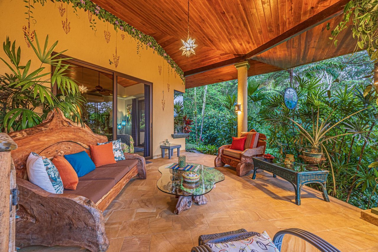 Modern Rainforest Villa Guest House, Dominical, Puntarenas