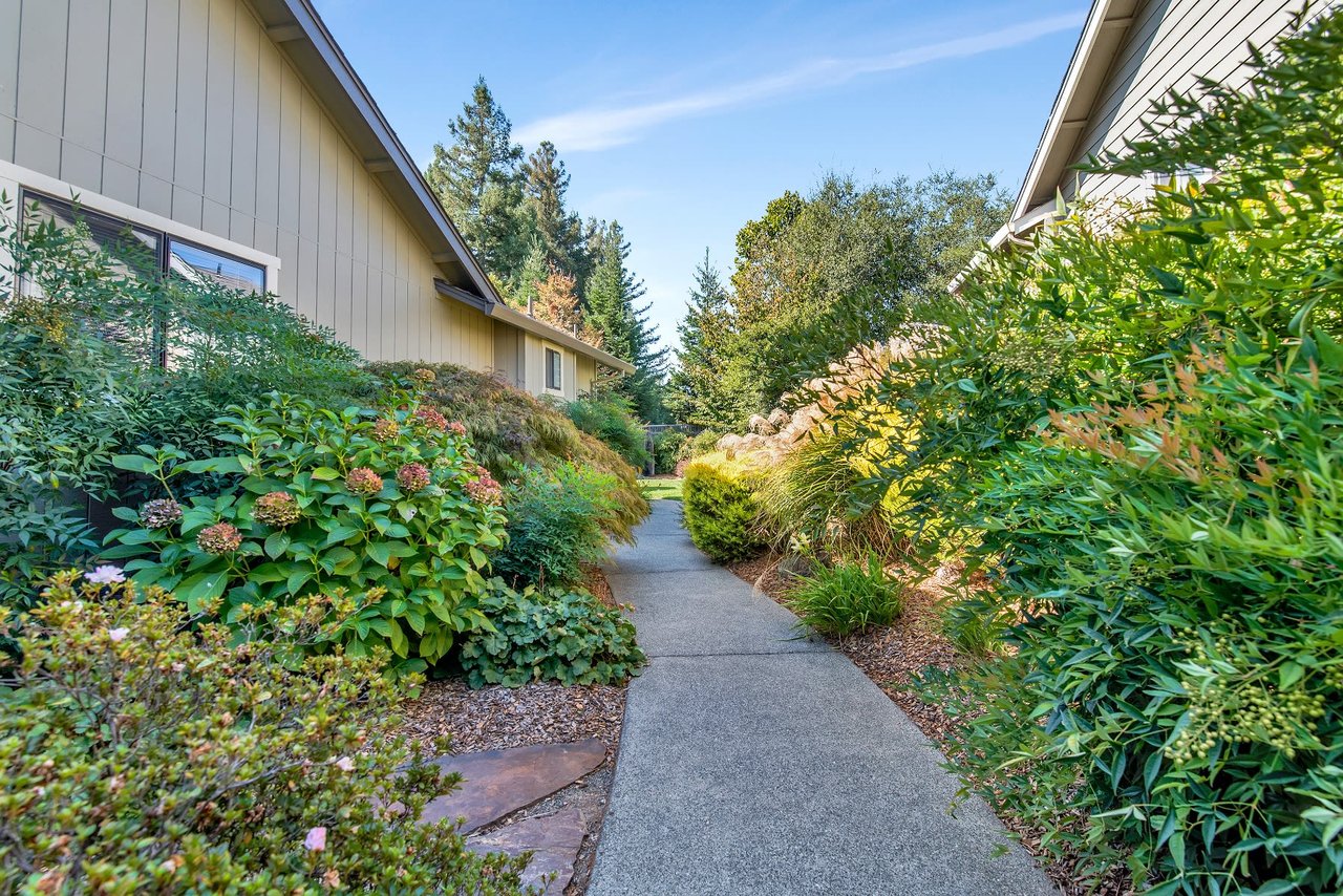 413 Tee Dr