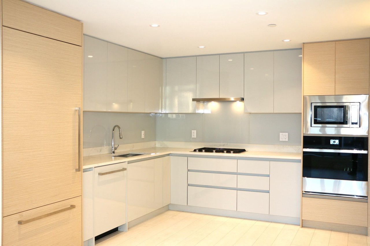 603-3538 Sawmill Cres