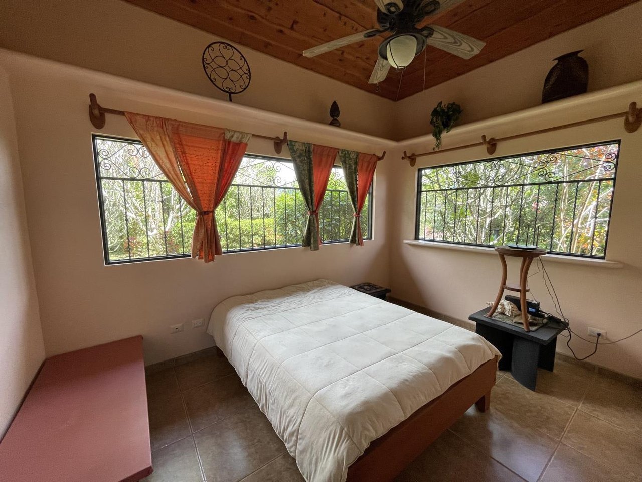 5.2 Acres, 2 Bedroom Home With 60 Ft Infinity Lap Pool, 1 Bedroom Guest House, Ocean View!