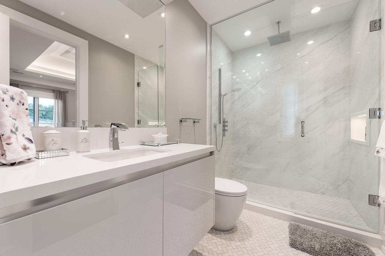 Epitomizes Luxury And Tranquility