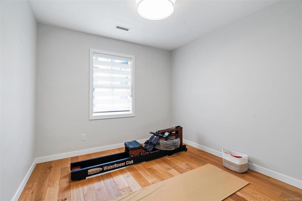 1034 Pentrelew Pl