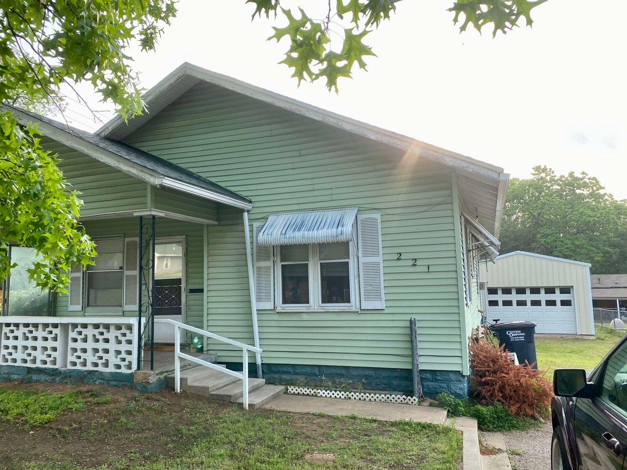 221 N Pesotum Ave