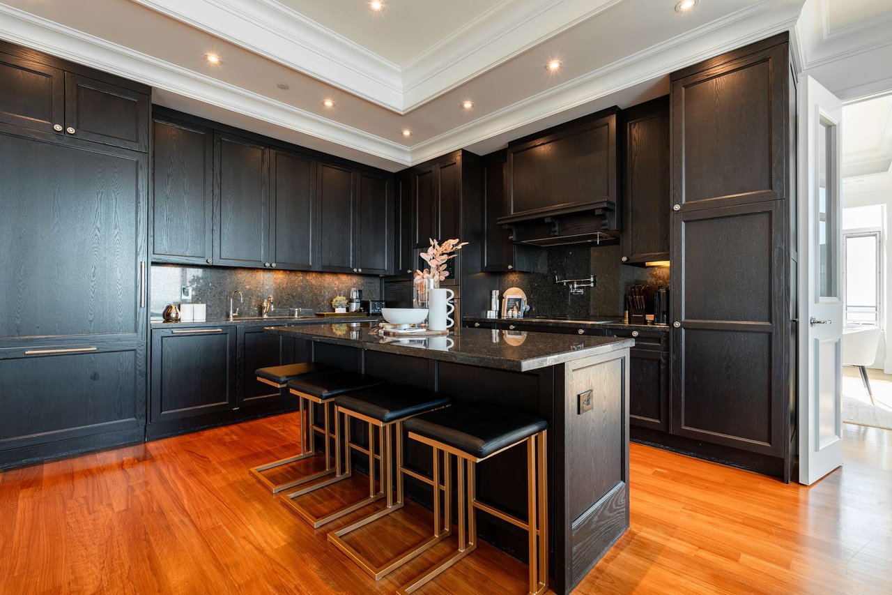 311 Bay St #5104, Toronto