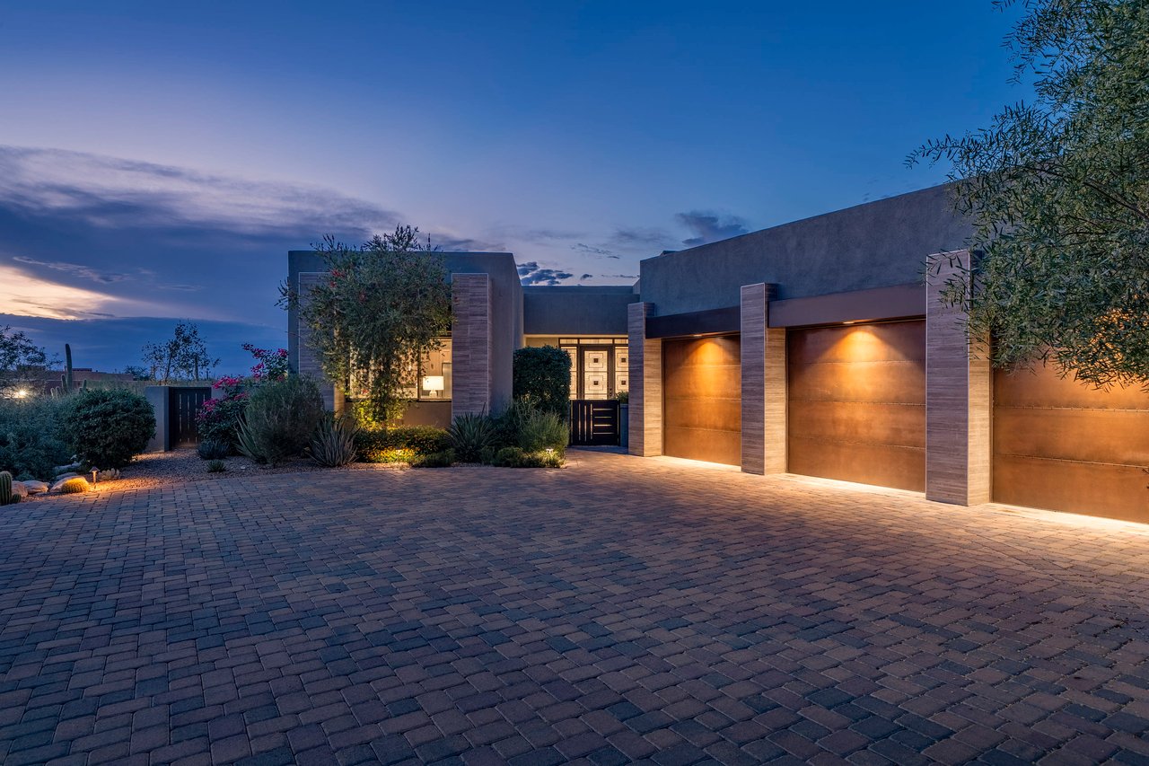 8005 N Barrel Cactus Drive
