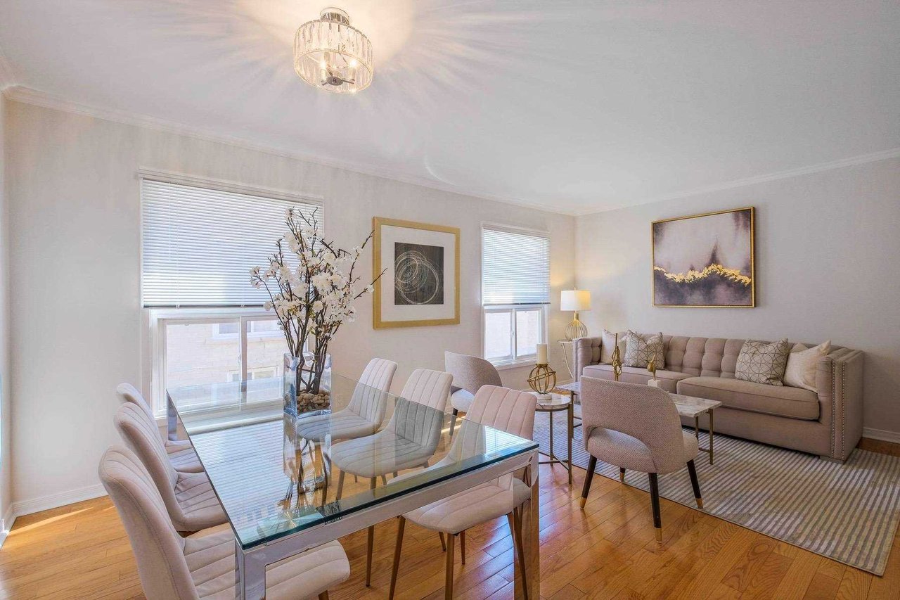DETACHED CORNER LOT